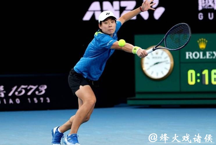 中国球员澳网首轮8进4!吴易昺白卓璇迎突破,袁悦张帅留遗憾 中国球员澳网首轮8进4!吴易昺白卓璇迎突破,袁悦张帅留遗憾